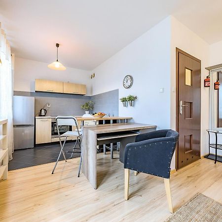 Apartament Z Balkonem I Bezplatnym Parkingiem กดัญสก์ ภายนอก รูปภาพ