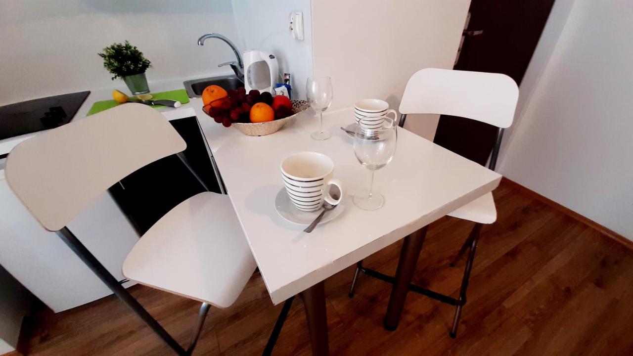Apartament Z Balkonem I Bezplatnym Parkingiem กดัญสก์ ภายนอก รูปภาพ