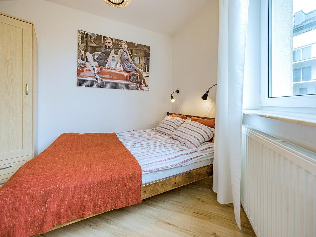 Apartament Z Balkonem I Bezplatnym Parkingiem กดัญสก์ ภายนอก รูปภาพ